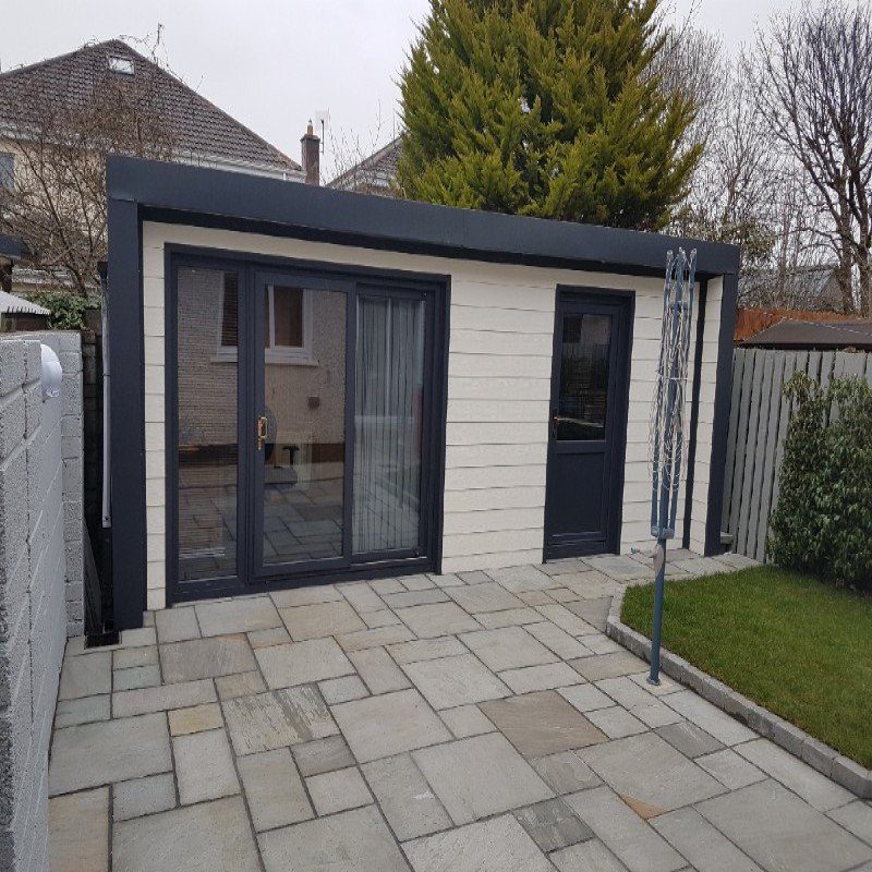 5.2m x 3m Garden Room with Fortex finish and inset side wall.