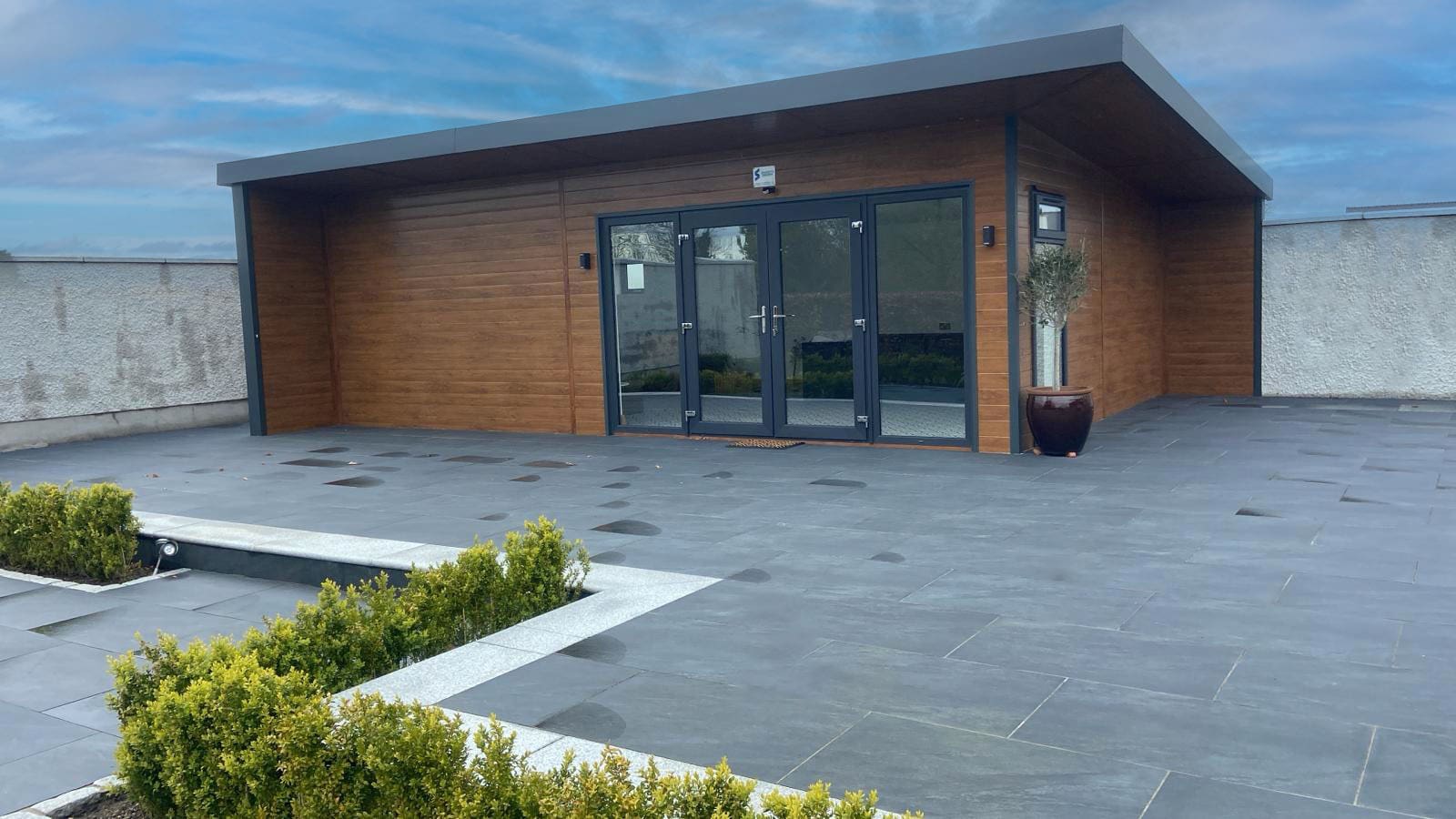 8mx5msteel garden chalet