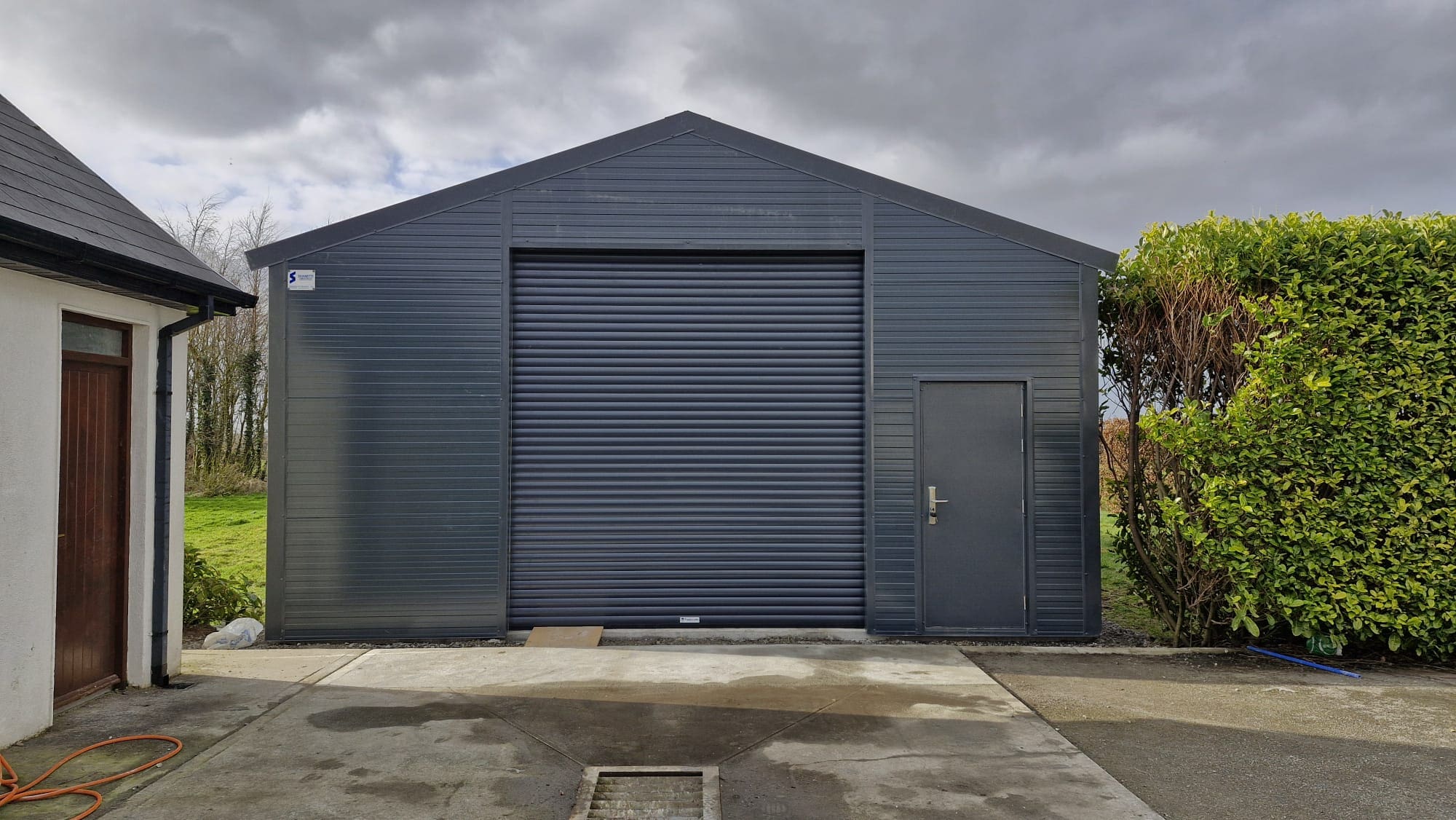 Insulated Steel Garage in Anthracite Grey