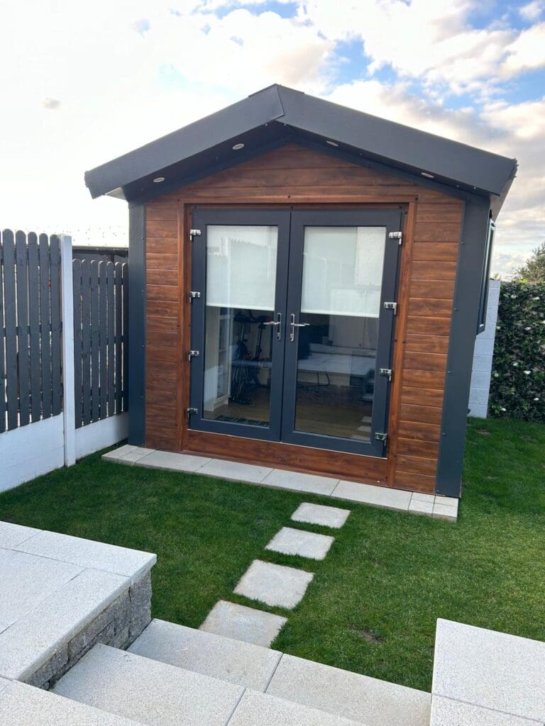 3.2mx3m Gold Range Unit in golden oak with anthracite flashing