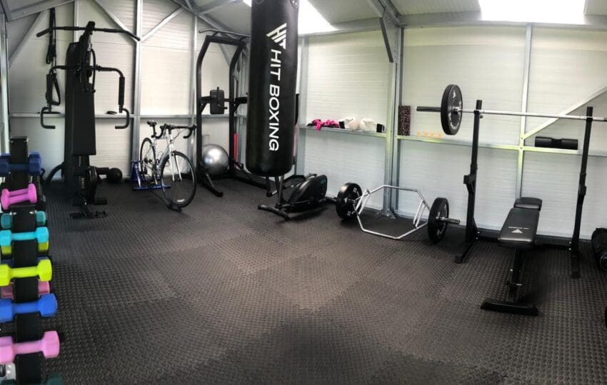 6.2m x 4m insulated garden room gym