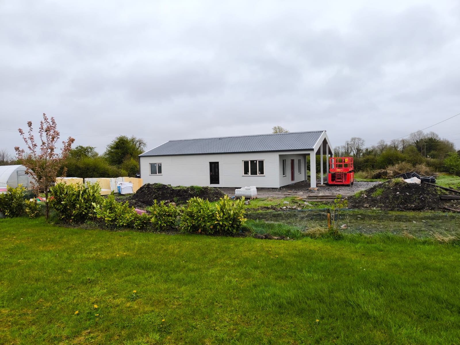 3 Bedroom steel garden chalet